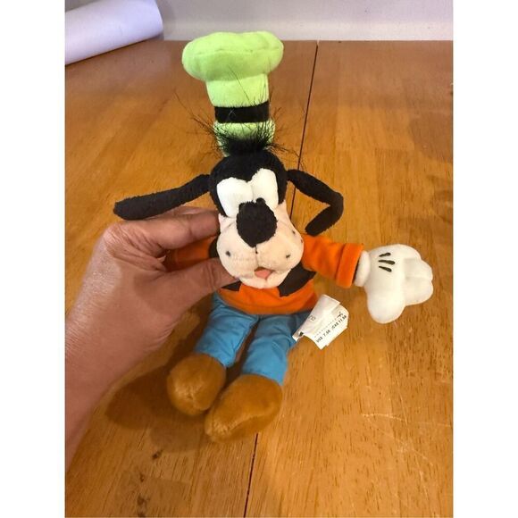 Disney Goofy 10-Inch Plush toy with tag - Picture 2 of 8